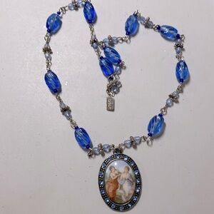 Gorgeous 1928 necklace. Beautiful cameo pendant.